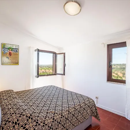 בית נופש Five Bedrooms Villa, Heated Pool, Hot Tub And Free Wifi, Lots Of Space