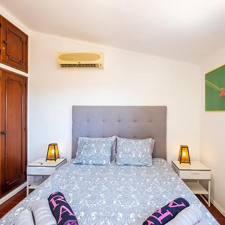 בית נופש Five Bedrooms Villa, Heated Pool, Hot Tub And Free Wifi, Lots Of Space
