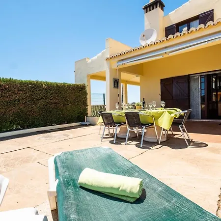 בית נופש Five Bedrooms Villa, Heated Pool, Hot Tub And Free Wifi, Lots Of Space *