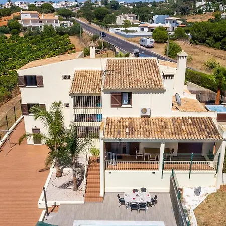 Five Bedrooms Villa, Heated Pool, Hot Tub And Free Wifi, Lots Of Space בית נופש גיאה
