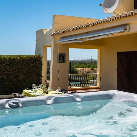 Five Bedrooms Villa, Heated Pool, Hot Tub And Free Wifi, Lots Of Space