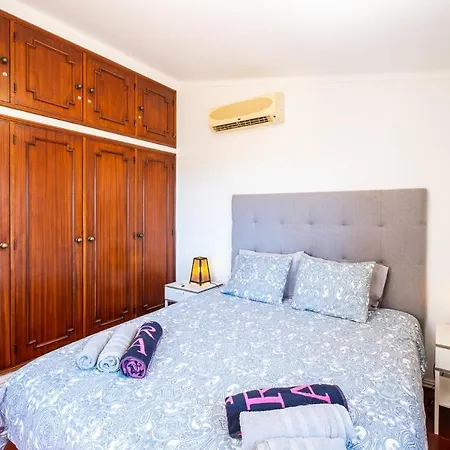 Five Bedrooms Villa, Heated Pool, Hot Tub And Free Wifi, Lots Of Space
