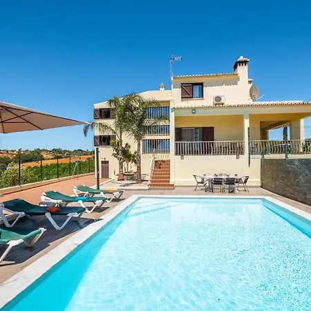 Five Bedrooms Villa, Heated Pool, Hot Tub And Free Wifi, Lots Of Space Guia (Faro)