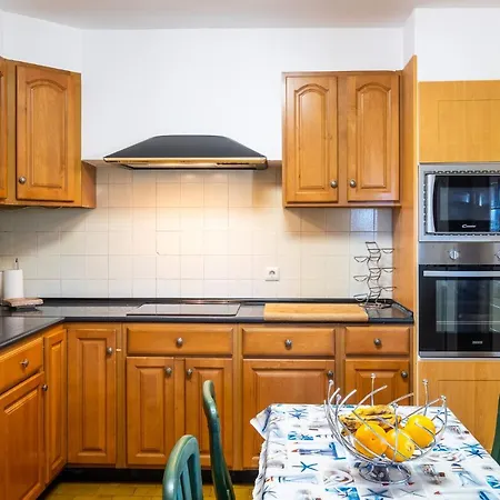 Five Bedrooms Villa, Heated Pool, Hot Tub And Free Wifi, Lots Of Space *