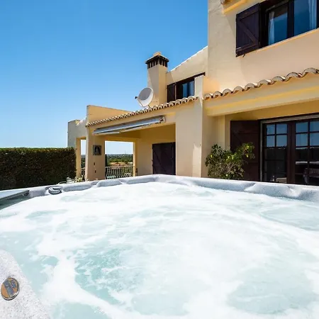 Five Bedrooms Villa, Heated Pool, Hot Tub And Free Wifi, Lots Of Space * Guia (Faro)