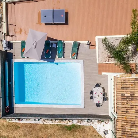 Five Bedrooms Villa, Heated Pool, Hot Tub And Free Wifi, Lots Of Space * Guia (Faro)